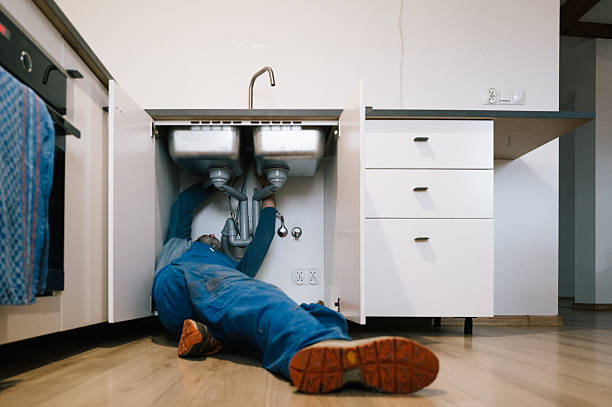 Professional Emergency Plumber technician working in Marysville, KS